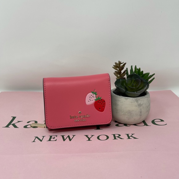 kate spade Handbags - Kate spade picnic in the park SM trifold wallet